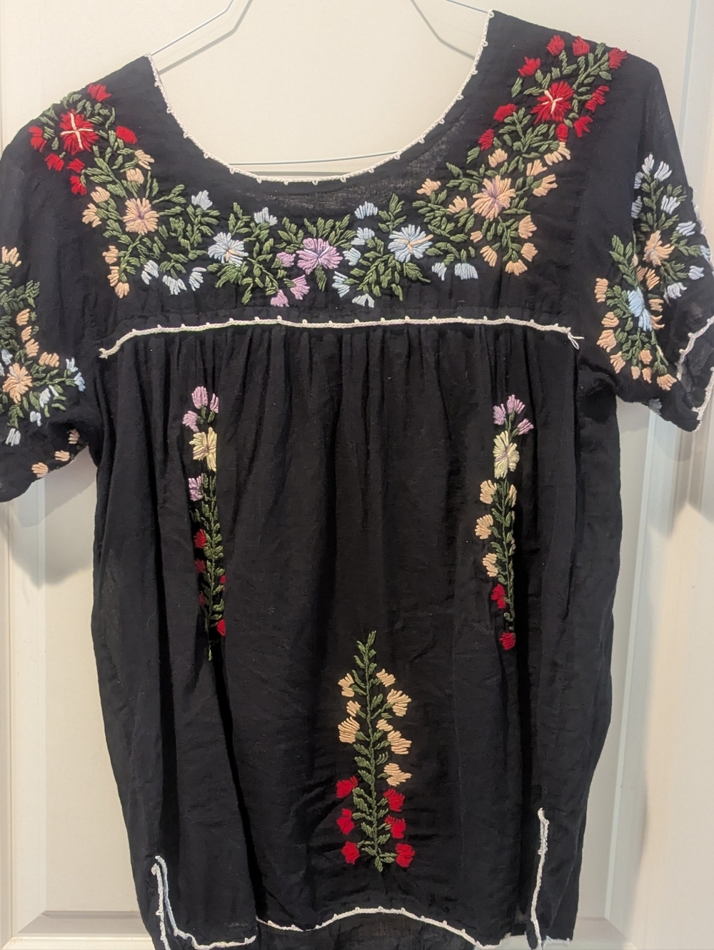 Black Embroidered Floral Peasant Top Size Small